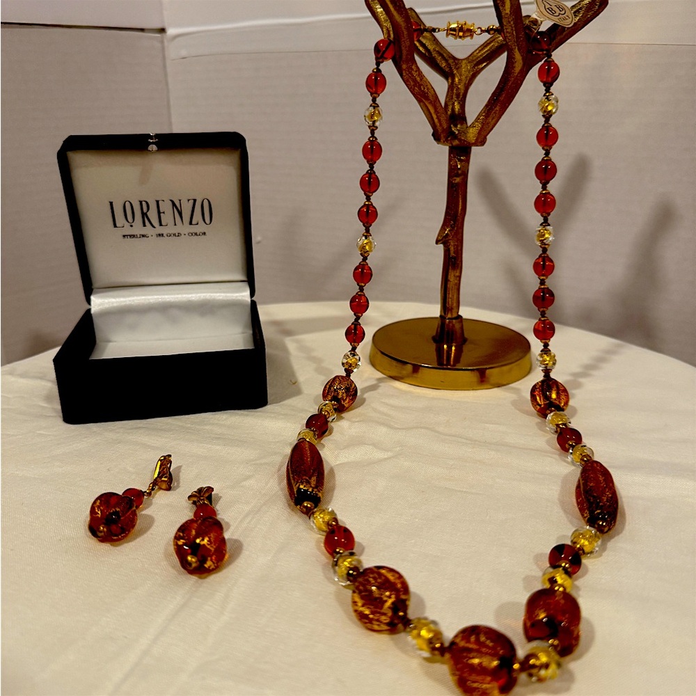 IBB ITALY HAND MADE 26 in glass bead with gold flecks necklace & clip earrings